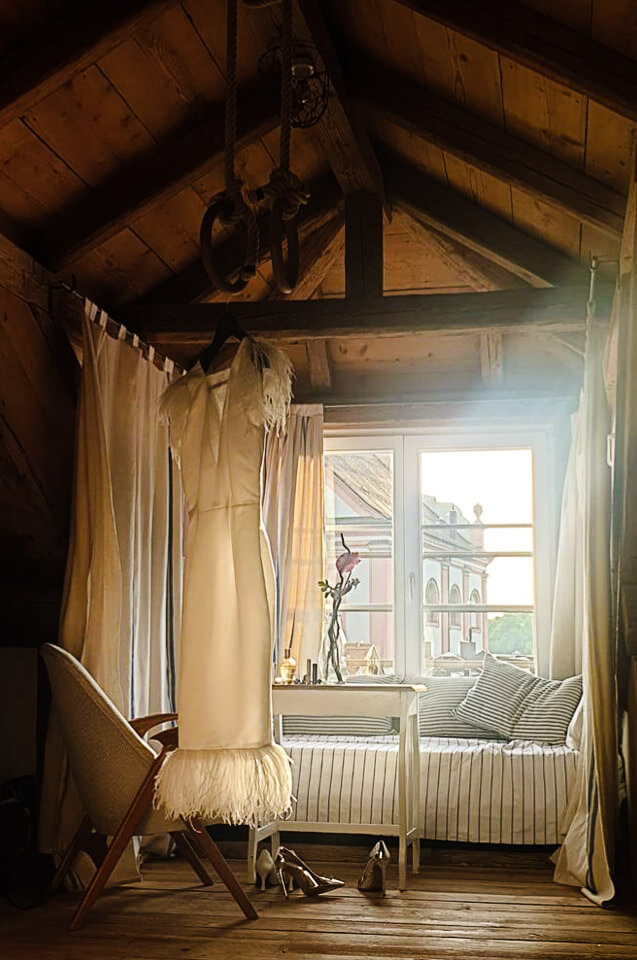 Munich Wedding, photo of bridal gown in window